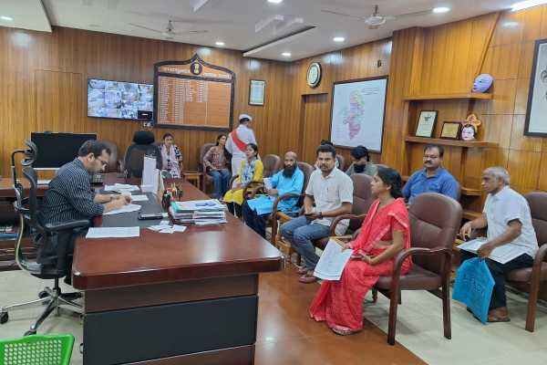 साप्ताहिक जनता दरबार में उपायुक्त