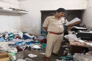 अवैध लॉटरी छापाखाने पर पुलिस की छापेमारी