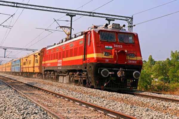 रेल यात्रियों