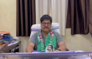 Politics intensifies in Palamu over police action against student protests; JMM leader Sanjeev Tiwari attacks the central government, demanding the resignation of the Union Education Minister.