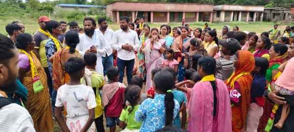 Saraikela: Hundreds of people joined the JLKM, speakers said the party would stand up for the problems of the common people.