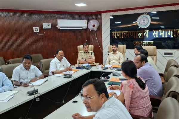 Jamtara DC Meeting