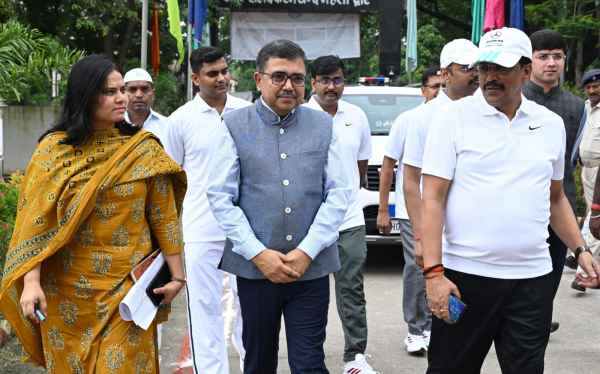 Bokaro: IG inaugurated the Coal Regional Police Sports Competition, said- 'Sports makes policemen physically and mentally strong'
