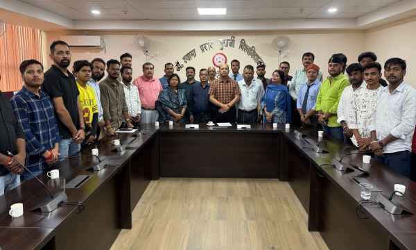 Ranchi: Student organizations at DSPMU hold talks with the Vice Chancellor, agree on the process of withdrawing cases against student leaders.