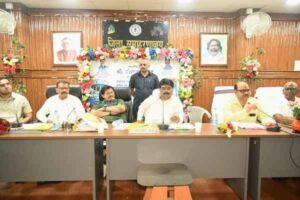 Minister Yogendra Prasad held a review meeting of the Excise Department in Dumka: Strict instructions were given to the officials to meet the revenue target and take strict action against illegal liquor.