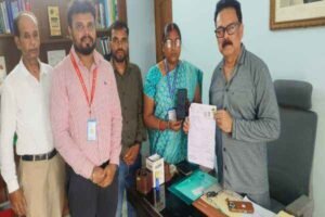 MP Sukhdeo Bhagat filled out the census form.