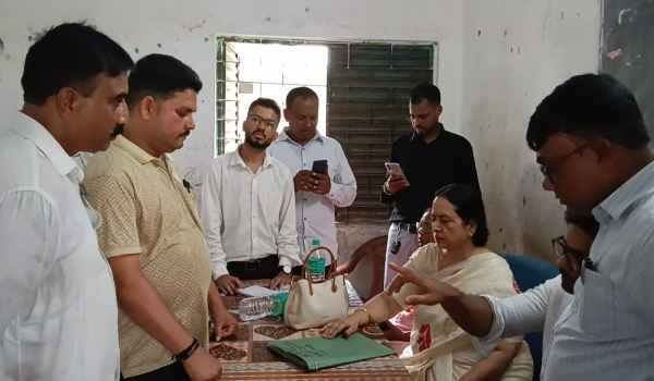 NHRC Special Rapporteur Suchitra Sinha reached Saraikela, said- 'Even after 42 years, Chandil Dam displaced people have not got justice, if needed, CBI investigation will be recommended'