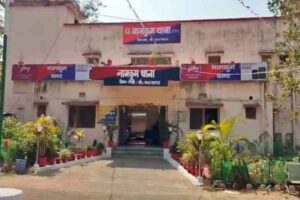 Ranchi: Attempt to snatch chain, people caught the accused red-handed and handed him over to the police.