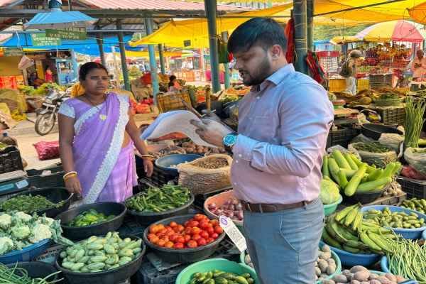 The allotted shops were being rented out and were running their own businesses; the Ranchi Municipal Corporation identified 33 shops.