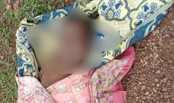 Chaibasa: Dead body of scrap dealer found tied to stone in Karo river, sensation in Guwa, suspicion of murder by crushing head