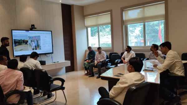 48 illegal buildings, 340 shops and 52 hoardings on the way to the Model Corridor in Ranchi are on the radar.