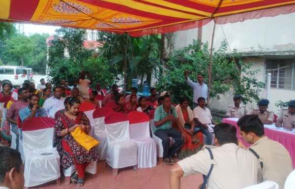 Ranchi: Sub-divisional public grievance redressal camp in Bundu, 26 cases heard, many complaints settled on the spot