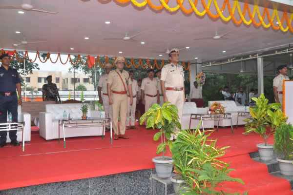 Ranchi: Passing out parade of Home Guard jawans at CTI Dhurwa, DIG took salute, said- Home Guard's role is important in law and order.