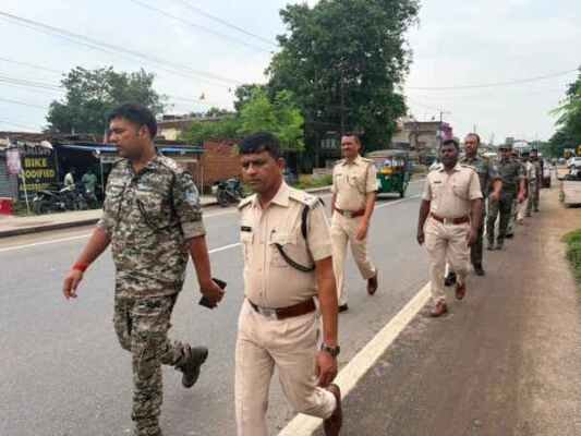 Ramgarh Police launches major women's safety campaign: Foot patrols outside schools and colleges under the "Prahari" initiative, cracking down on miscreants.