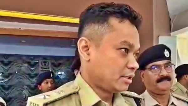 Police in action to control crime in Seraikela, Rajnagar police launched an investigation campaign, checking vehicles and suspects.