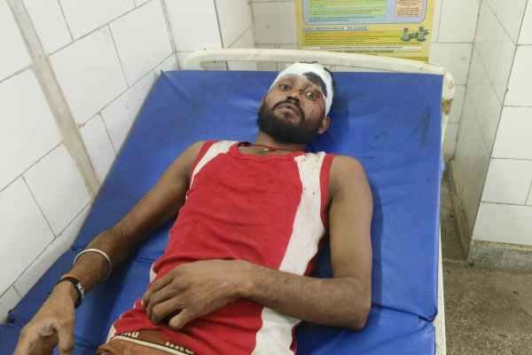 Bloody clash over land dispute in Jamtara: 8 injured in attack with sticks and rods, condition of three critical