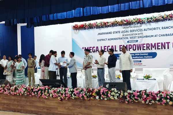 Honors for serving humanity in Chaibasa: Bairam Khan honored with the 'Good Samaritan' award