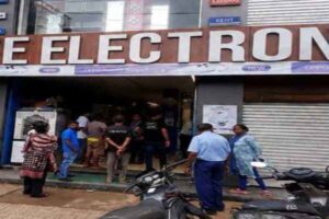 Theft at an electronics shop