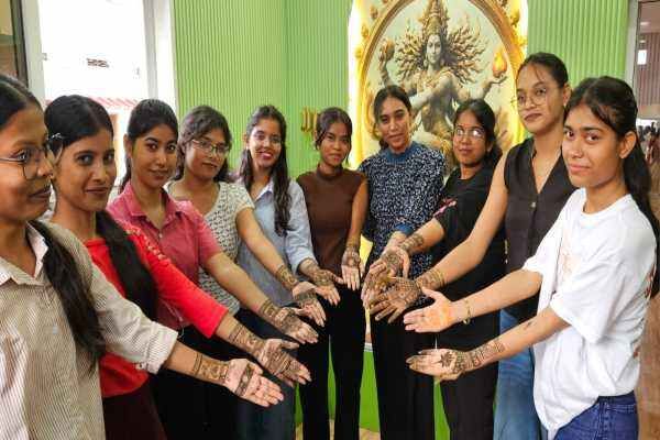 Training in Mehendi Art