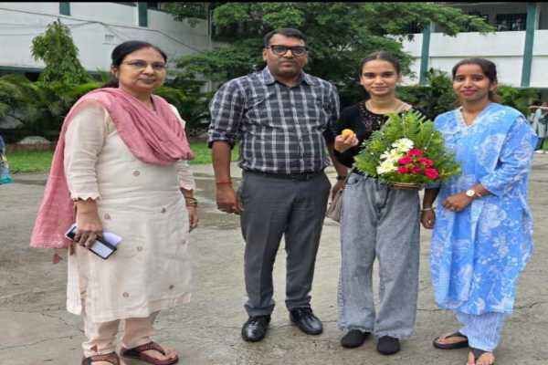 गिरिडीह की दीपशिखा ने CA फाउंडेशन परीक्षा पास कर बढ़ाया जिले का मान