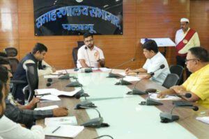 पलामू: कल्याण विभाग की योजनाओं की प्रगति की समीक्षा,लंबित कार्यों में तेजी लाने का निर्देश