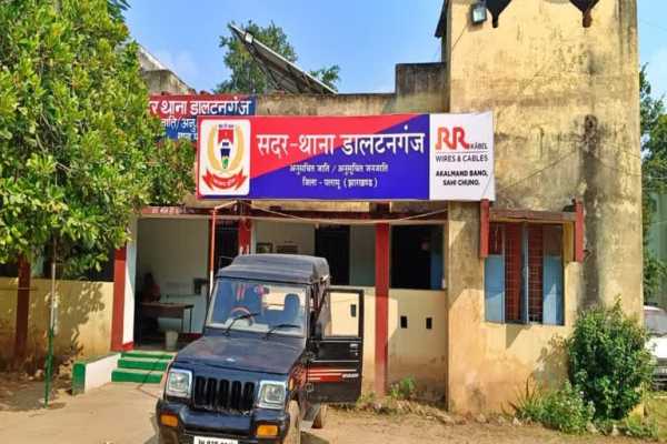 पलामू: खेत से नवजात शिशु का शव बरामद, पोस्टमार्टम के बाद जांच में जुटी पुलिस