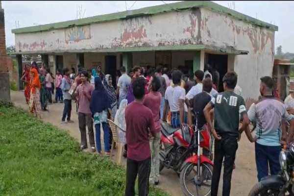 अंबाटांड़ तालाब में डूबने से दूसरी कक्षा के छात्र की मौत