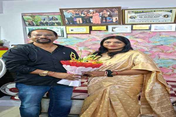 विश्व रिकॉर्ड बनाने वाली डॉ. मेघा रानी से मिले अनिल अमिताभ पन्ना