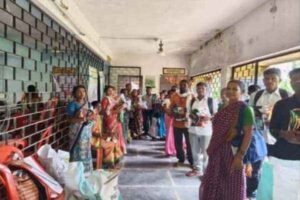 52 प्रगतिशील किसानों के बीच शतप्रतिशत अनुदान पर दलहन व धान बीज का वितरण