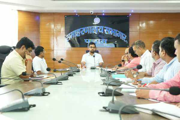 जिला ई-गवर्नेंस सोसाइटी की मासिक समीक्षा बैठक आयोजित
