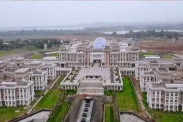 A grand football ground will be built in the Jharkhand High Court campus, the building construction department has started the process.