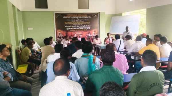 Chaibasa: Deliberations on PESA Rules-2025 and the traditional Munda-Manki system; a seminar organized by the Adivasi Ho Samaj Mahasabha.