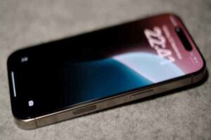 iPhone 17 बैटरी
