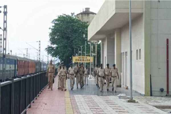 रेलवे स्टेशन पहुंचे RPF