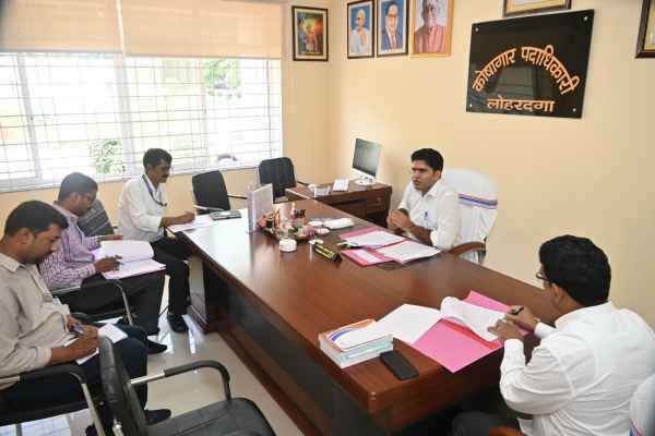 Lohardaga: DC inspected the district treasury, observed the registers and files and issued necessary instructions.
