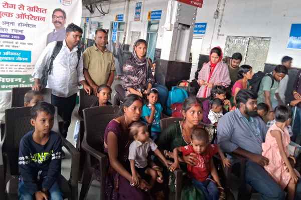 Health Department to provide free treatment to 20 children with heart defects; team leaves for Kochi with the children.