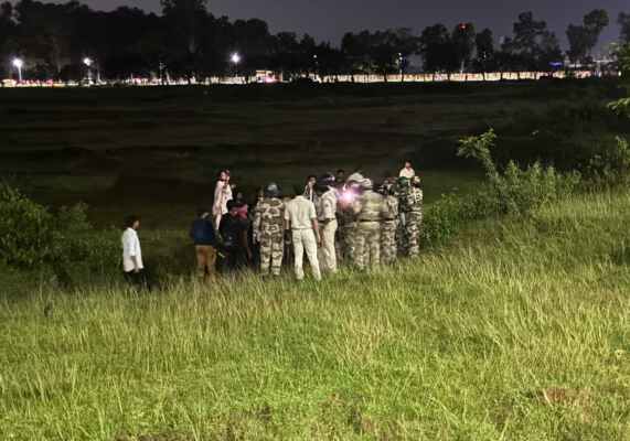 JPSC exam controversy: After the assembly siege, the police persuaded the students who remained on the campus and sent them back.