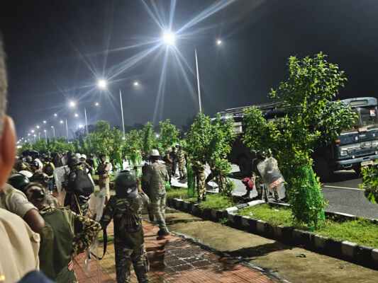 JPSC exam controversy: After the assembly siege, the police persuaded the students who remained on the campus and sent them back.