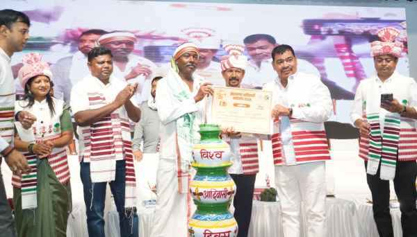 Chaibasa: Tribal culture, tradition, and a rich picture of development were seen at the Jharkhand Tribal Festival