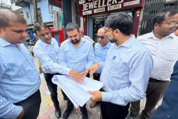 Ranchi: A model corridor will be built along the Harmu bypass flyover, but footpath construction has been halted.