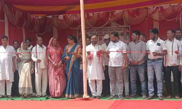 Koderma: Agariya-Asur tribal celebrated World Tribal Day, emphasizing the promotion of education in society