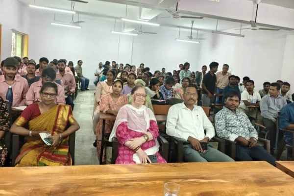 Research will be conducted on the life of Shibu Soren, and the book 'Guruji in the Eyes of Jharkhand Agitators' will be ready in six months.