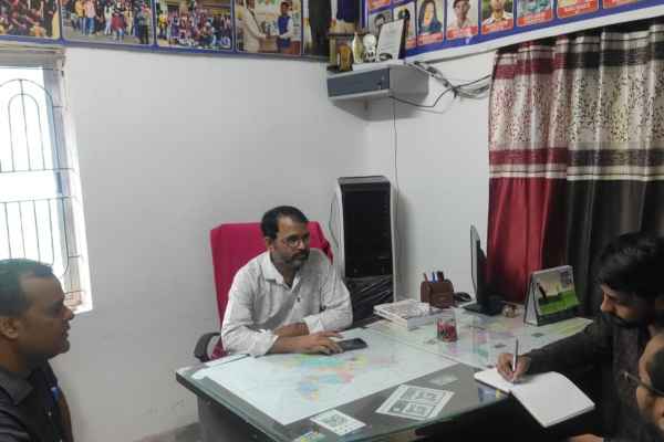 Notices issued to 20 coaching institutes operating without trade licenses in Ranchi.
