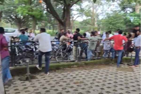 Ranchi: Students gather at Morabadi following the Jharkhand High Court verdict; police deployed.