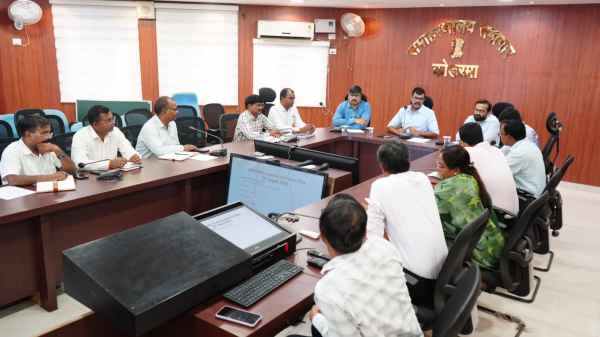Koderma: DC held a meeting regarding Jharkhand Tribal Festival, preparations were discussed in detail.