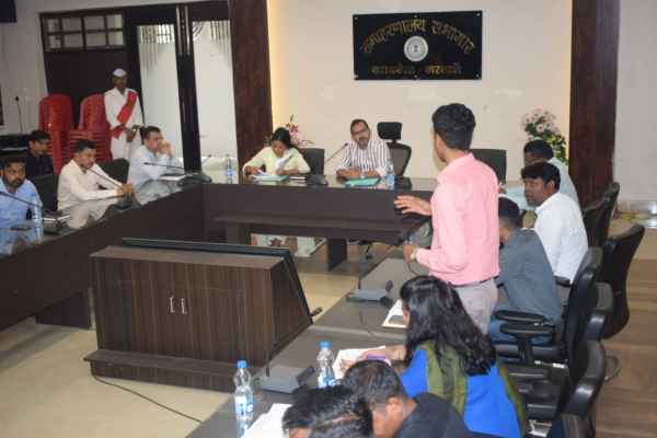 Saraikela: DC reviews multi-village water supply schemes; directs officials to expedite pending works.