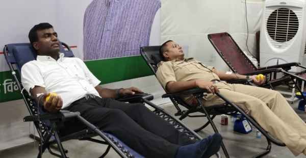 DC-SSP donated blood on the first death anniversary of Dishom Guru Shibu Soren