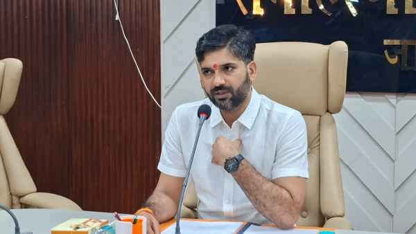 Jamtara on alert for heavy rainfall forecast, DC issues precautionary instructions to officials