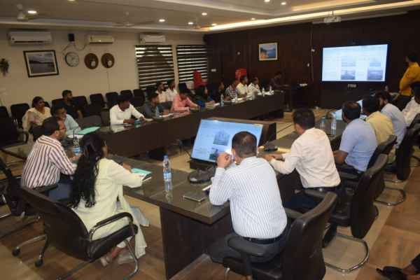 Saraikela: DC reviews multi-village water supply schemes; directs officials to expedite pending works.