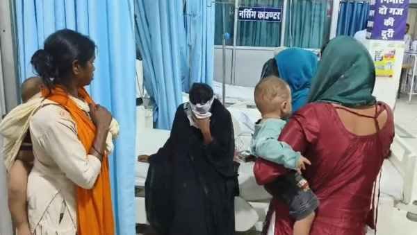 Gumla: 6 people of the same family injured after auto rickshaw overturns, 108 ambulance accused of not picking up the phone